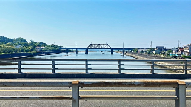 湊川にかかる港橋