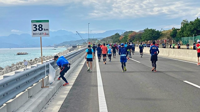 湘南国際マラソンの距離表示38km地点