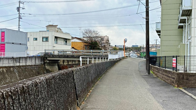 矢上川の西ヶ崎橋