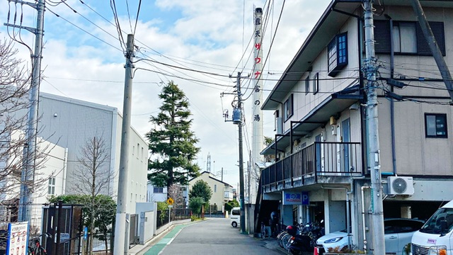 狛江市の銭湯「富の湯」の駐車場