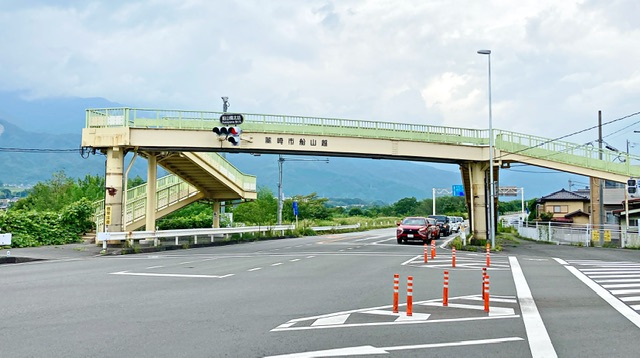 船山橋北詰交差点通過。