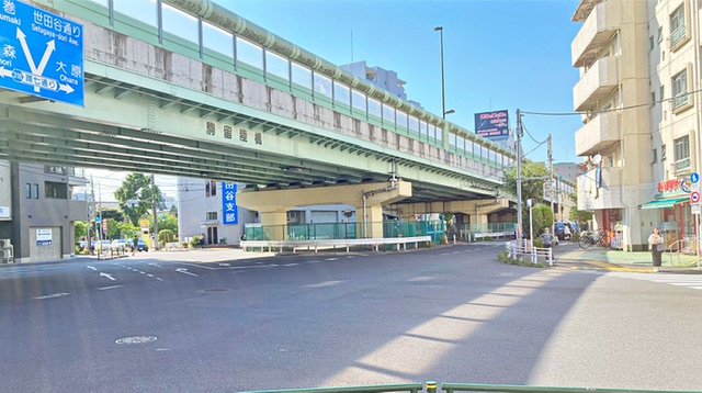 駒留陸橋と駒沢通り